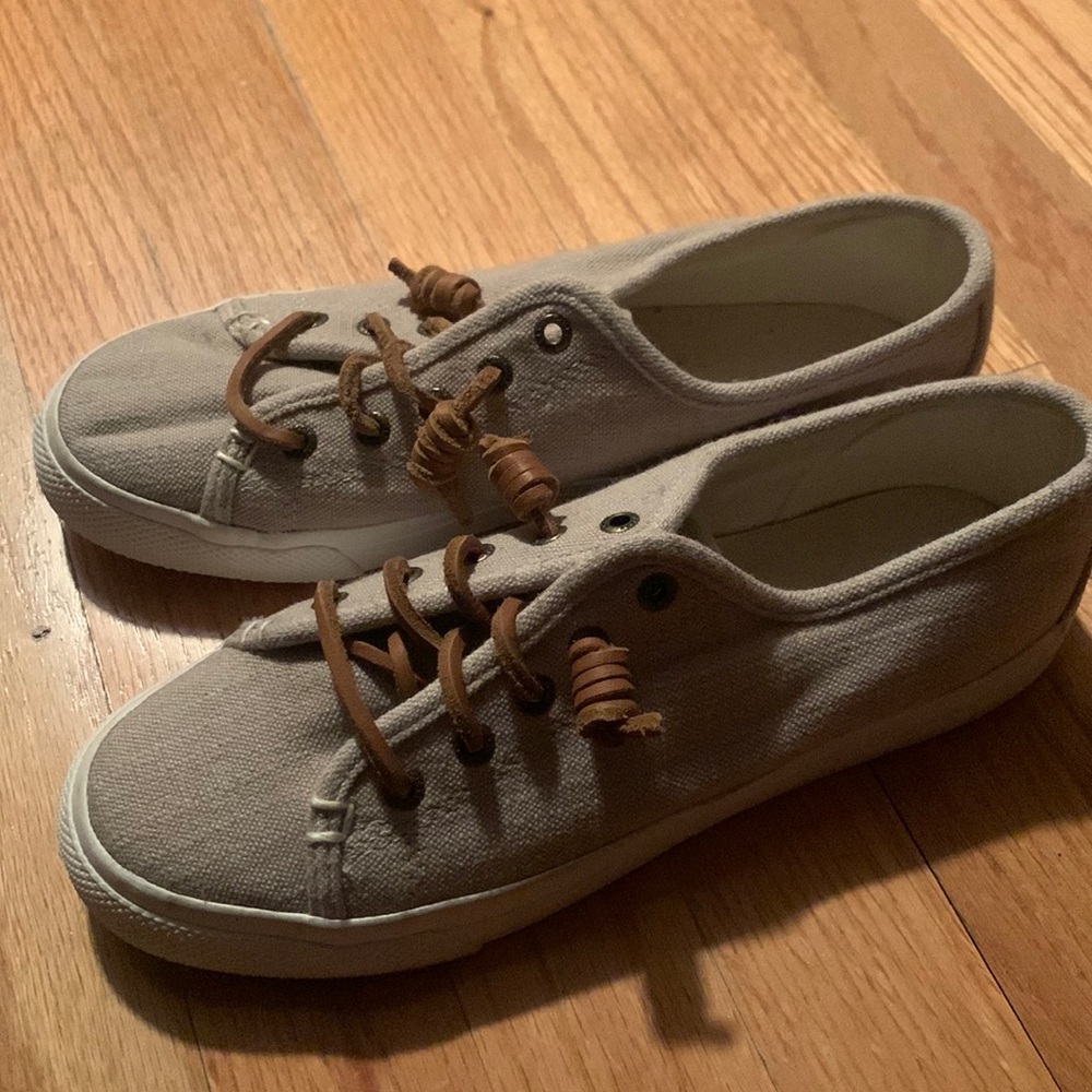Womens size 7 Sperry slip on sneakers